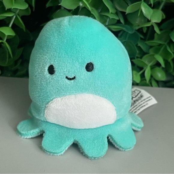 Zobey the Octopus Squishville Squishmallows 2" - Picture 2 of 6